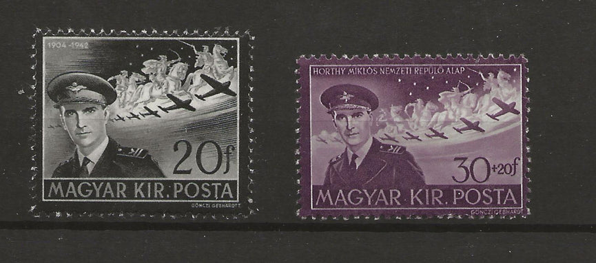 HUNGARY 1942 MOURNING FOR STEPHEN HORTHY SG 721 - 722 SET MM CAT £1.40