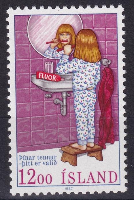 ICELAND 1987 SG 701 DENTAL PROTECTION SET MNH CAT £0.80